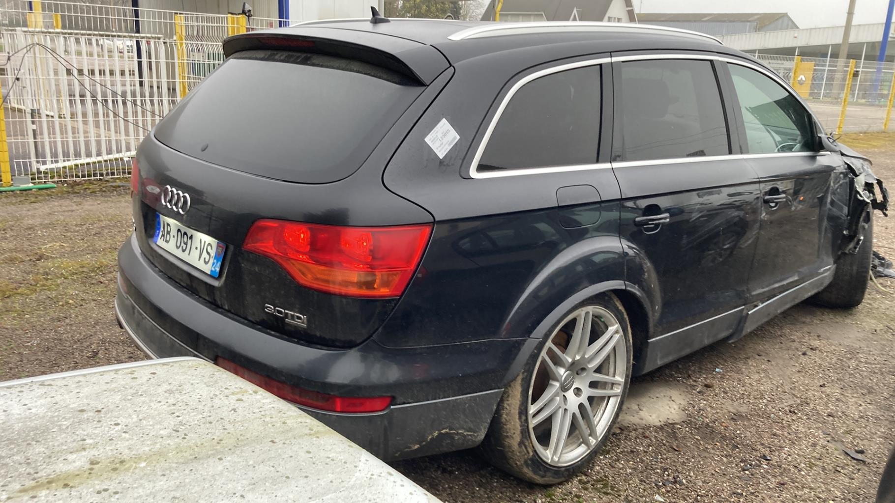 Triangle inferieur avant droit AUDI Q7 1 PHASE 1 Diesel - 1