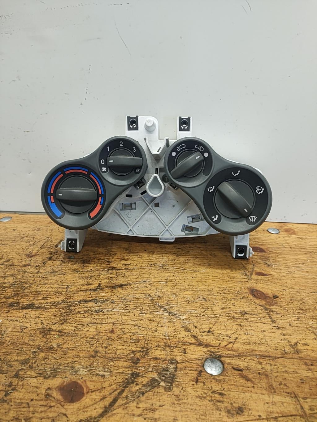 Commande chauffage FIAT PANDA 2 PHASE 1 Essence - 1