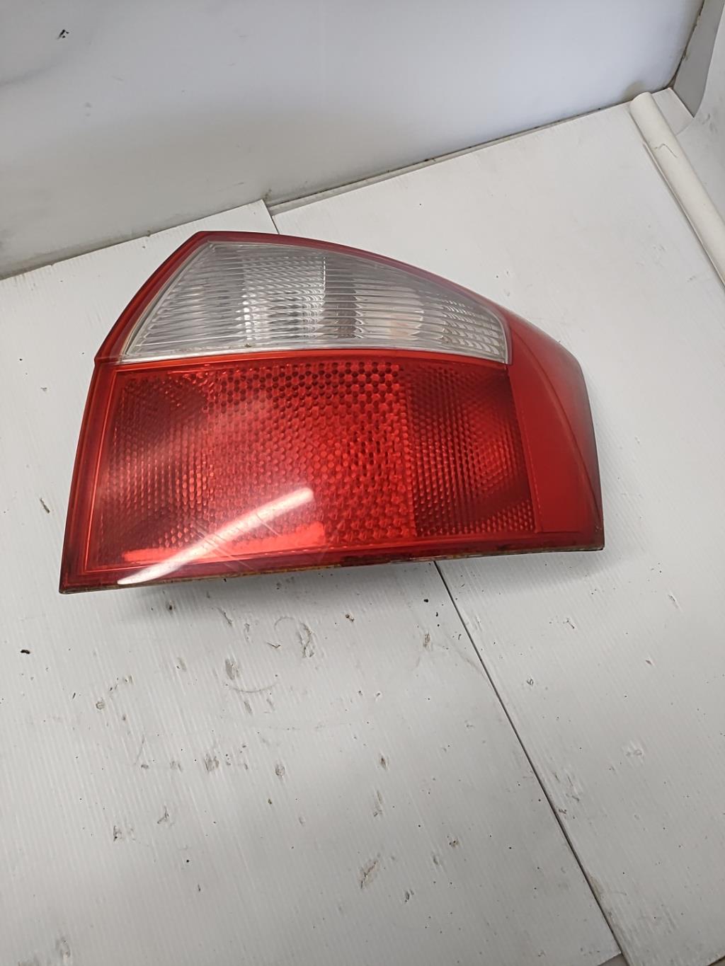Feu arriere principal droit (feux) AUDI A4 2 PHASE 1 Essence - 1