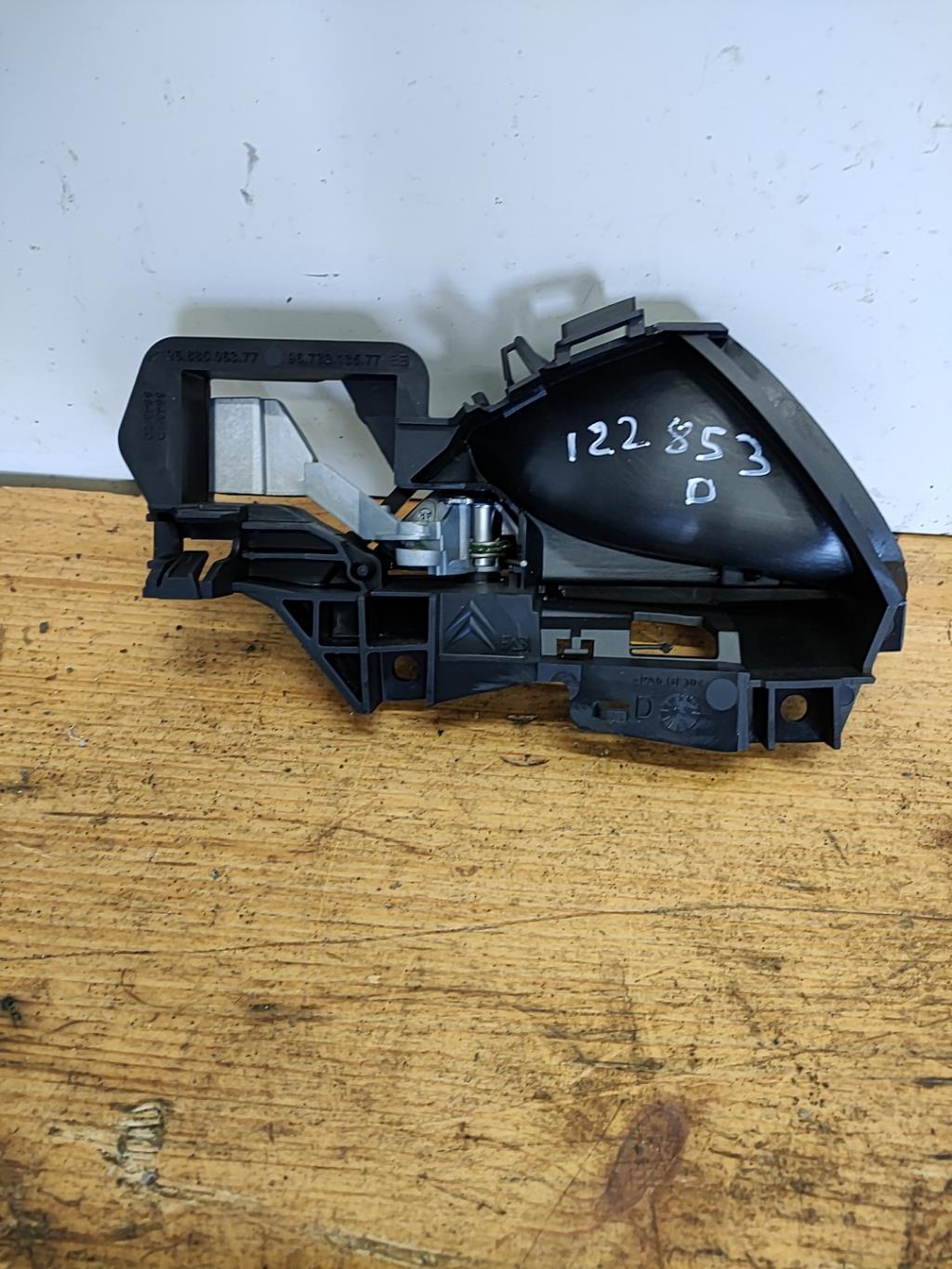 Poignee interieur avant droit CITROEN DS5 PHASE 1 Diesel - 1