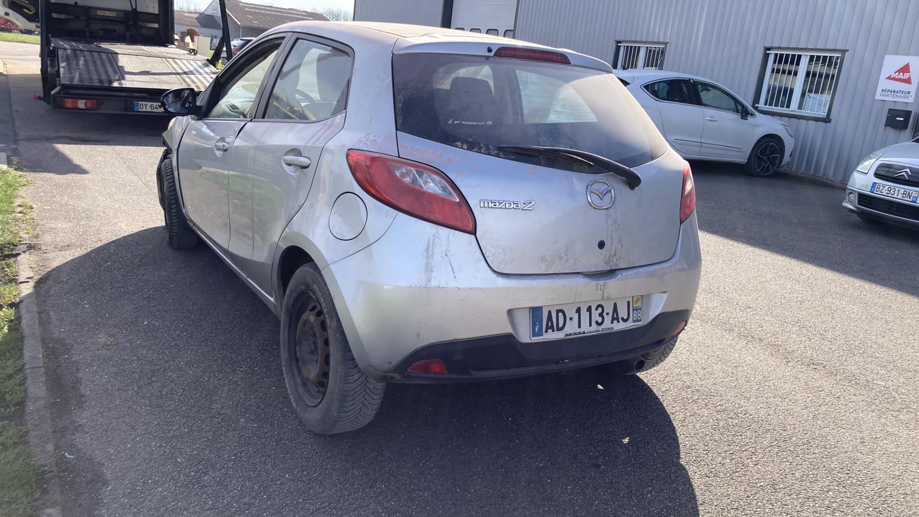 Attache ceinture avant gauche MAZDA 2 2 PHASE 1 Essence - 1