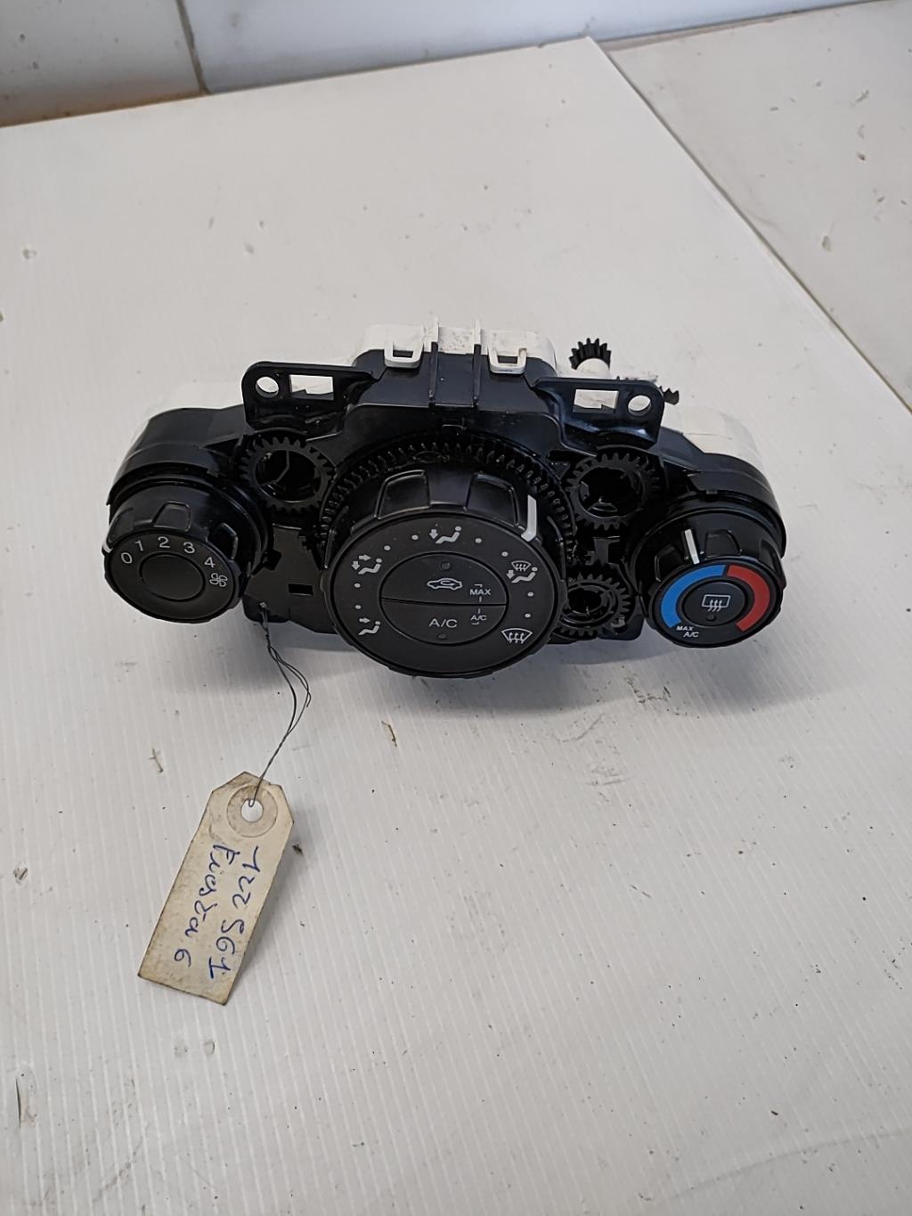 Commande chauffage FORD FIESTA 6 PHASE 1 Diesel - 1