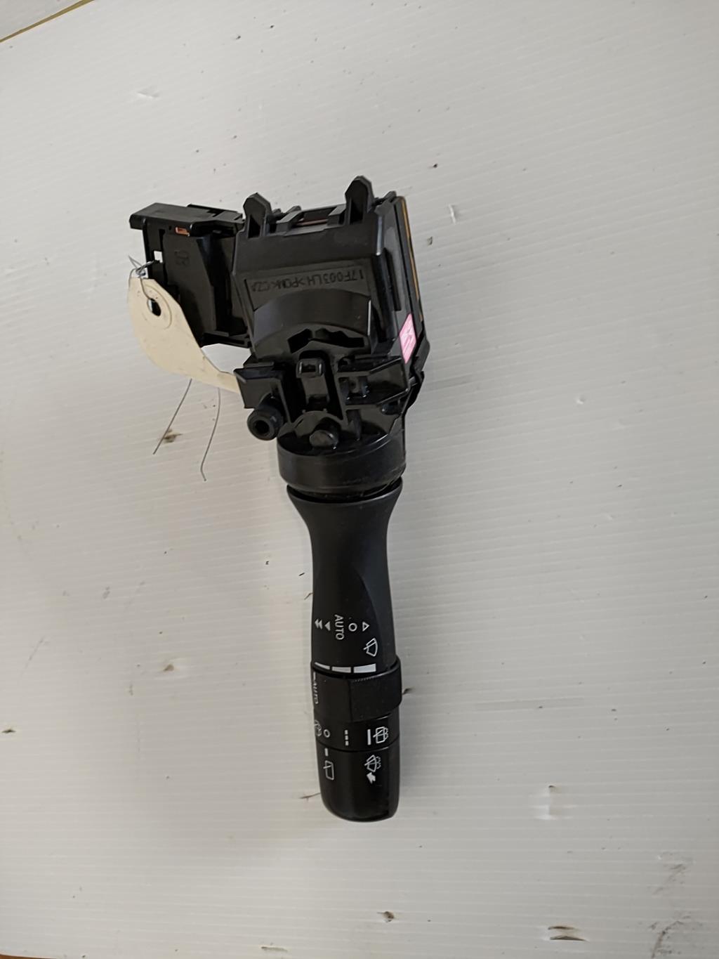 Commodo d'essuie glaces TOYOTA YARIS 3 PHASE 1 Essence/Hybride - 1