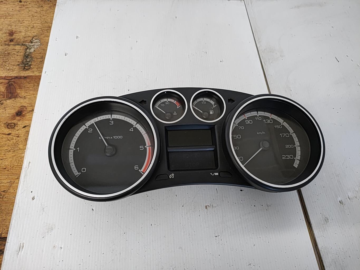Compteur PEUGEOT 308 1 SW PHASE 1 BREAK Diesel - 1