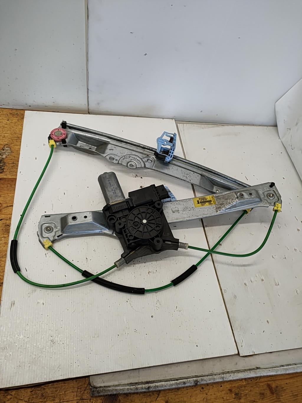 Mecanisme de leve vitre electrique avant gauche OPEL CORSA D PHASE 1 Diesel - 1