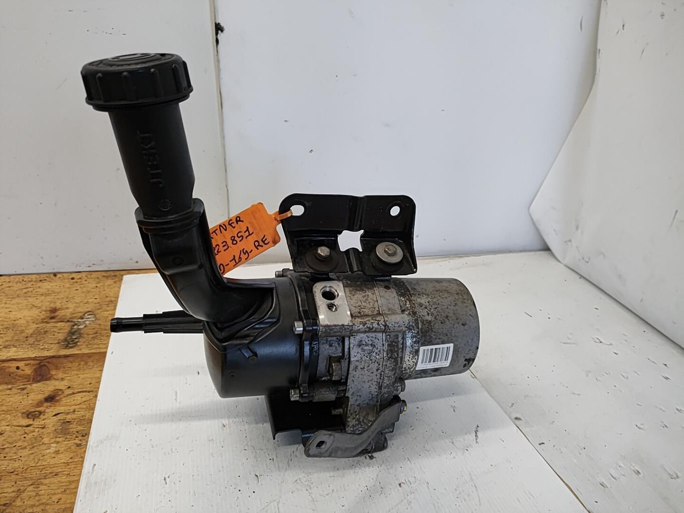 Pompe de direction PEUGEOT PARTNER 2 PHASE 2 Diesel - 1