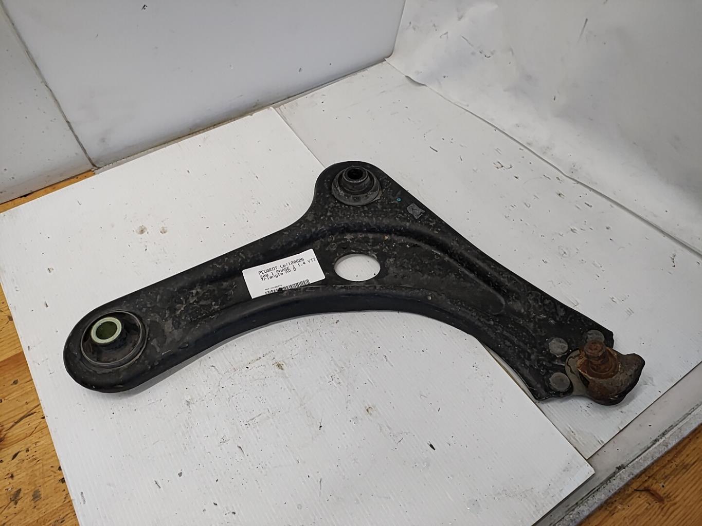 Triangle avant droit PEUGEOT 208 1 PHASE 1 Essence - 1