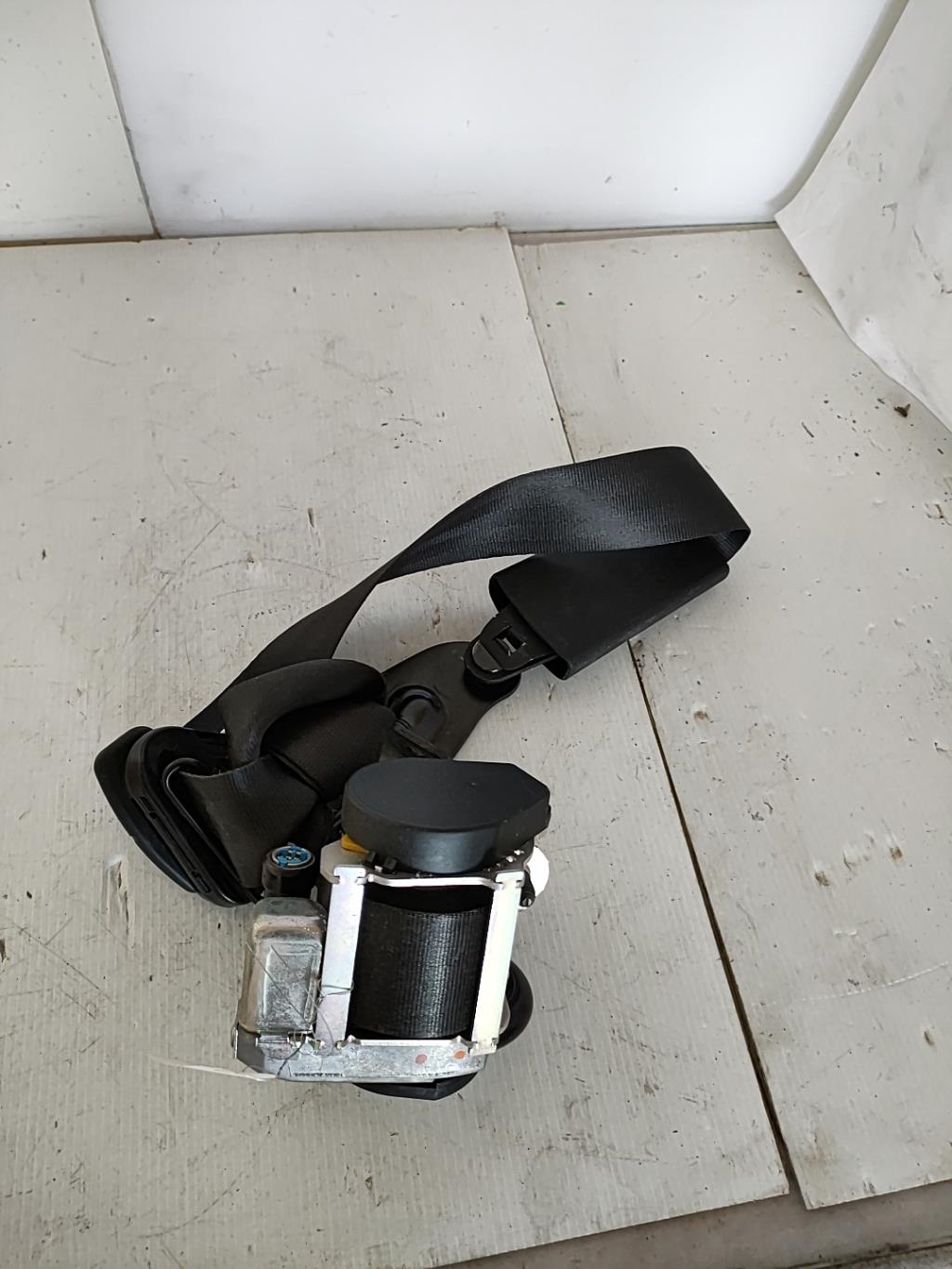 Ceinture avant droit RENAULT CLIO 4 PHASE 1 Diesel - 1