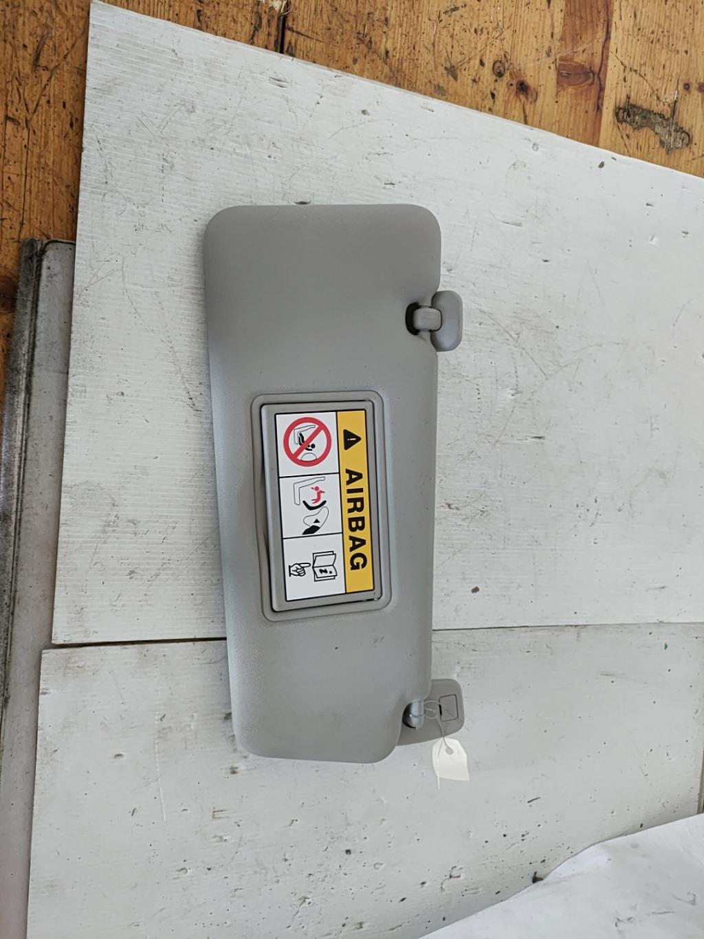 Pare soleil droit RENAULT CLIO 4 PHASE 1 Diesel - 1