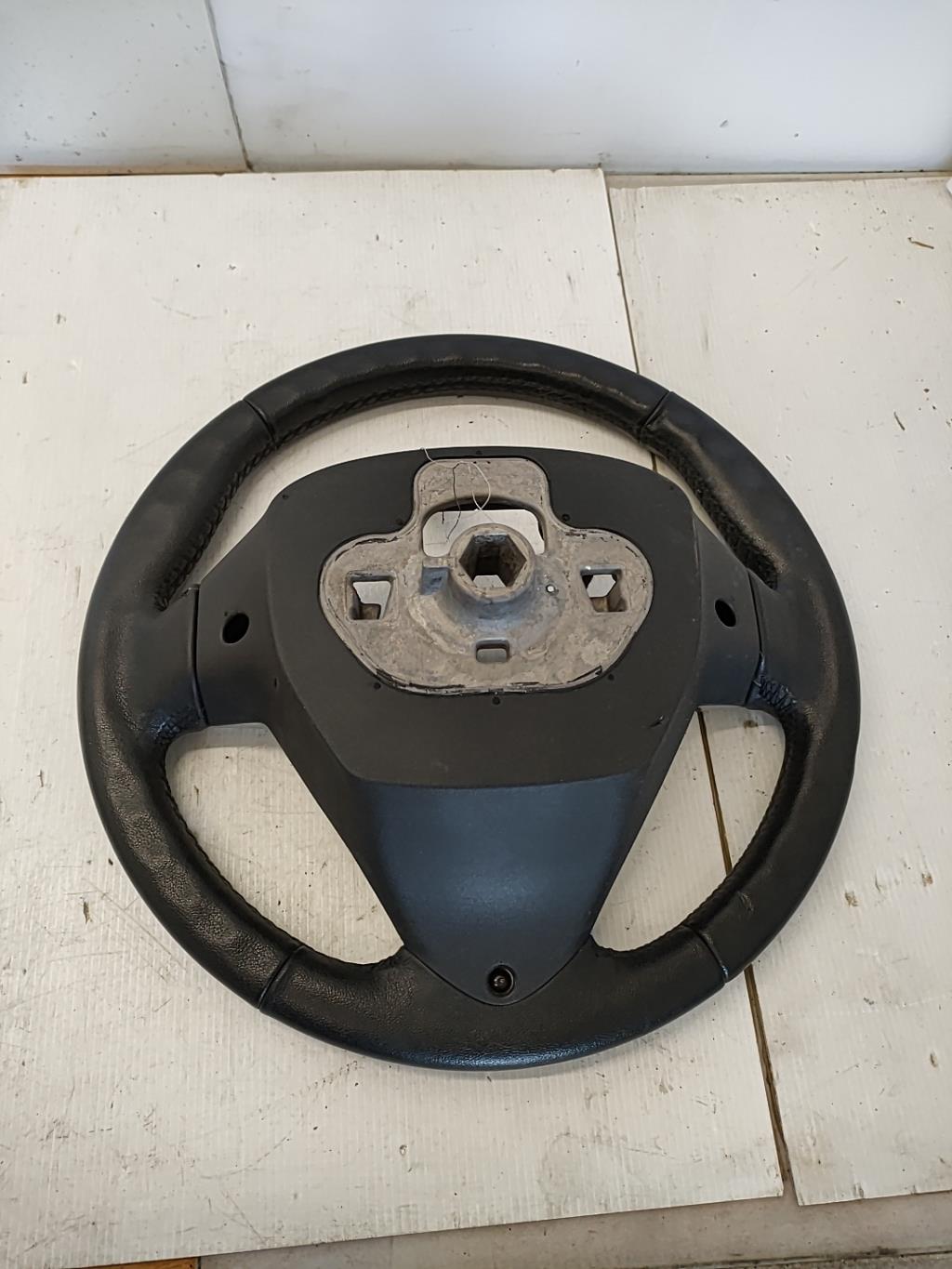 Volant FORD FIESTA 6 PHASE 2 Essence - 1