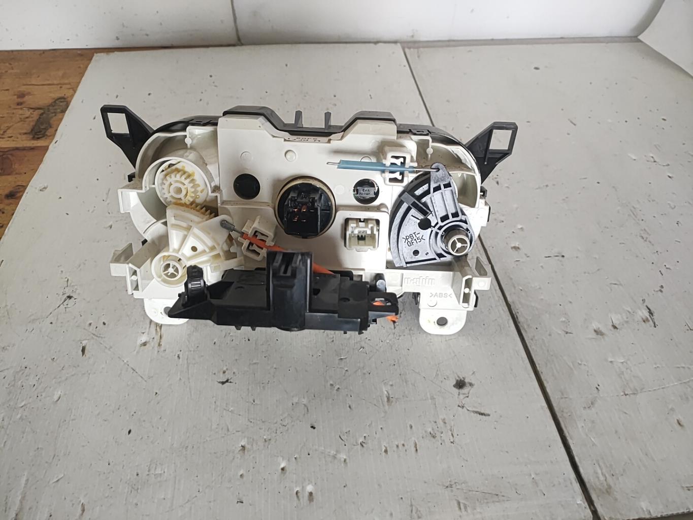 Commande chauffage MAZDA 2 2 PHASE 1 Essence - 1