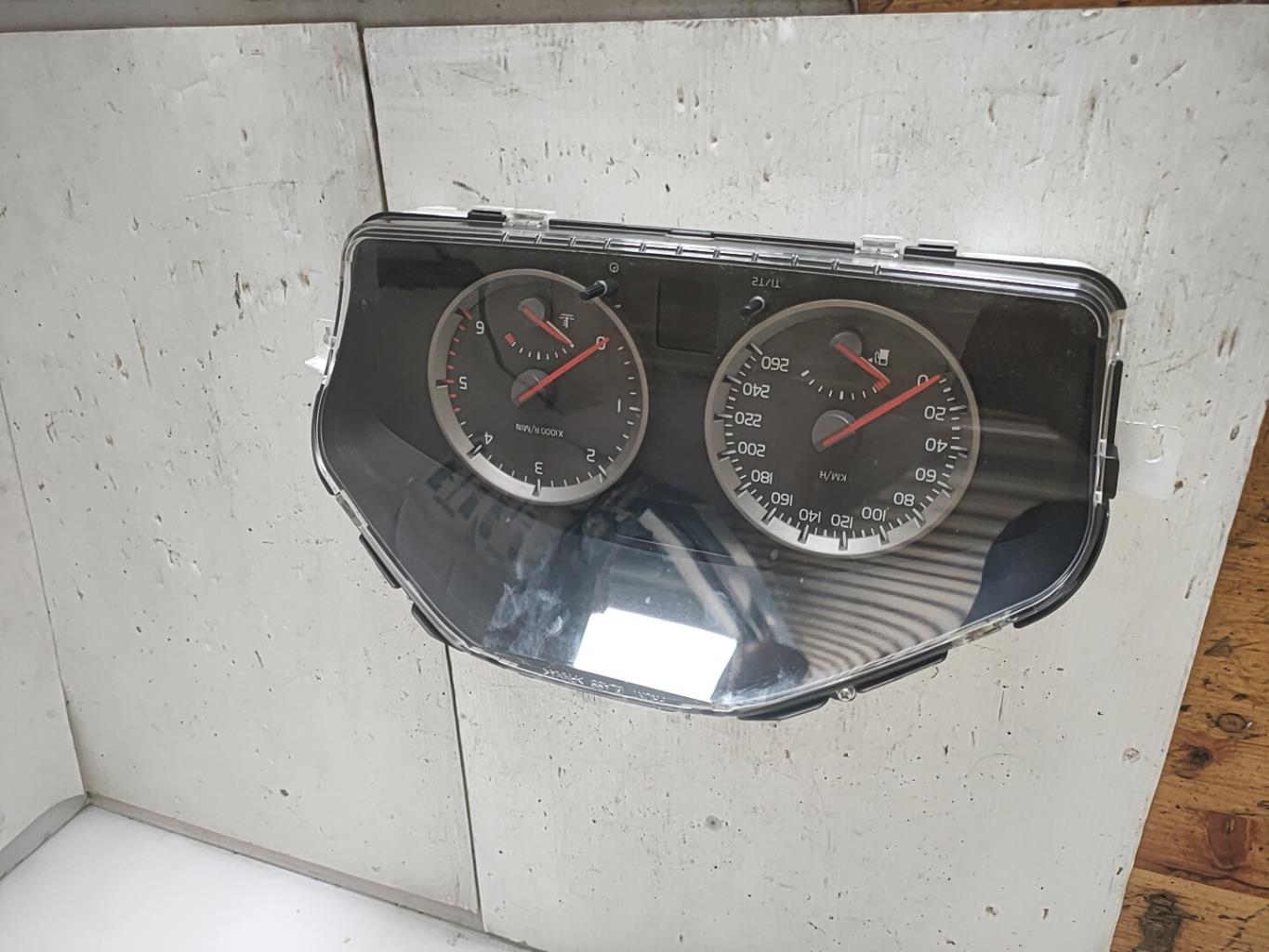 Compteur VOLVO C 30 PHASE 1 Diesel - 1