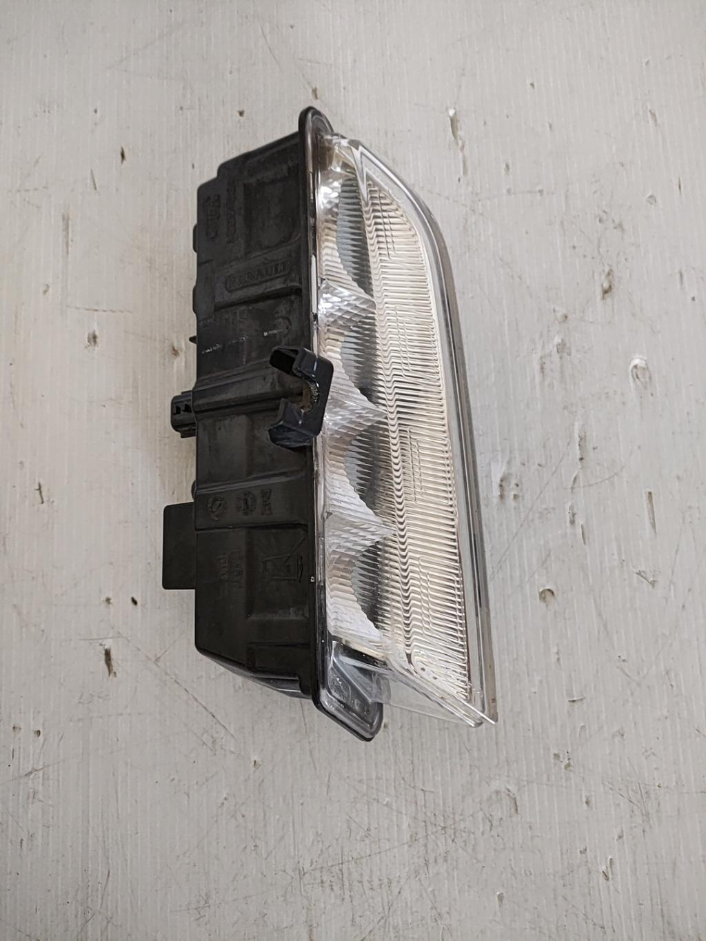 Feu diurne avant gauche RENAULT CLIO 4 PHASE 1 Diesel - 1