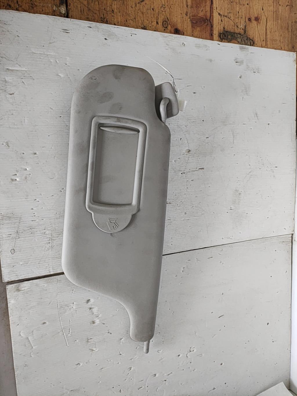 Pare soleil gauche RENAULT CLIO 3 PHASE 2 Diesel - 1