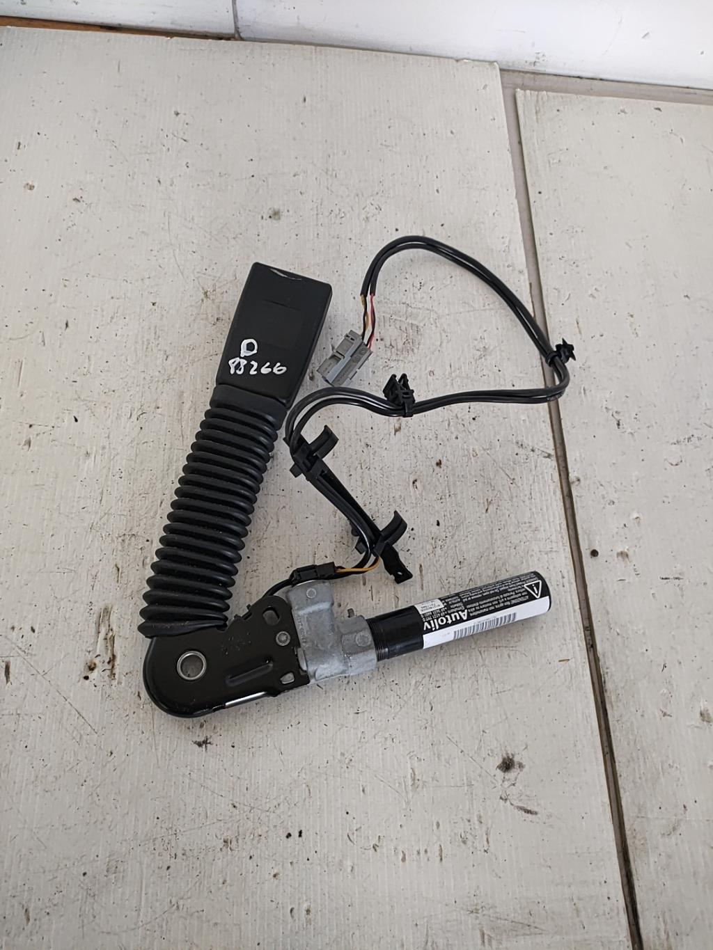 Attache ceinture avant droit MINI MINI 2 R56 PHASE 2 Diesel - 1