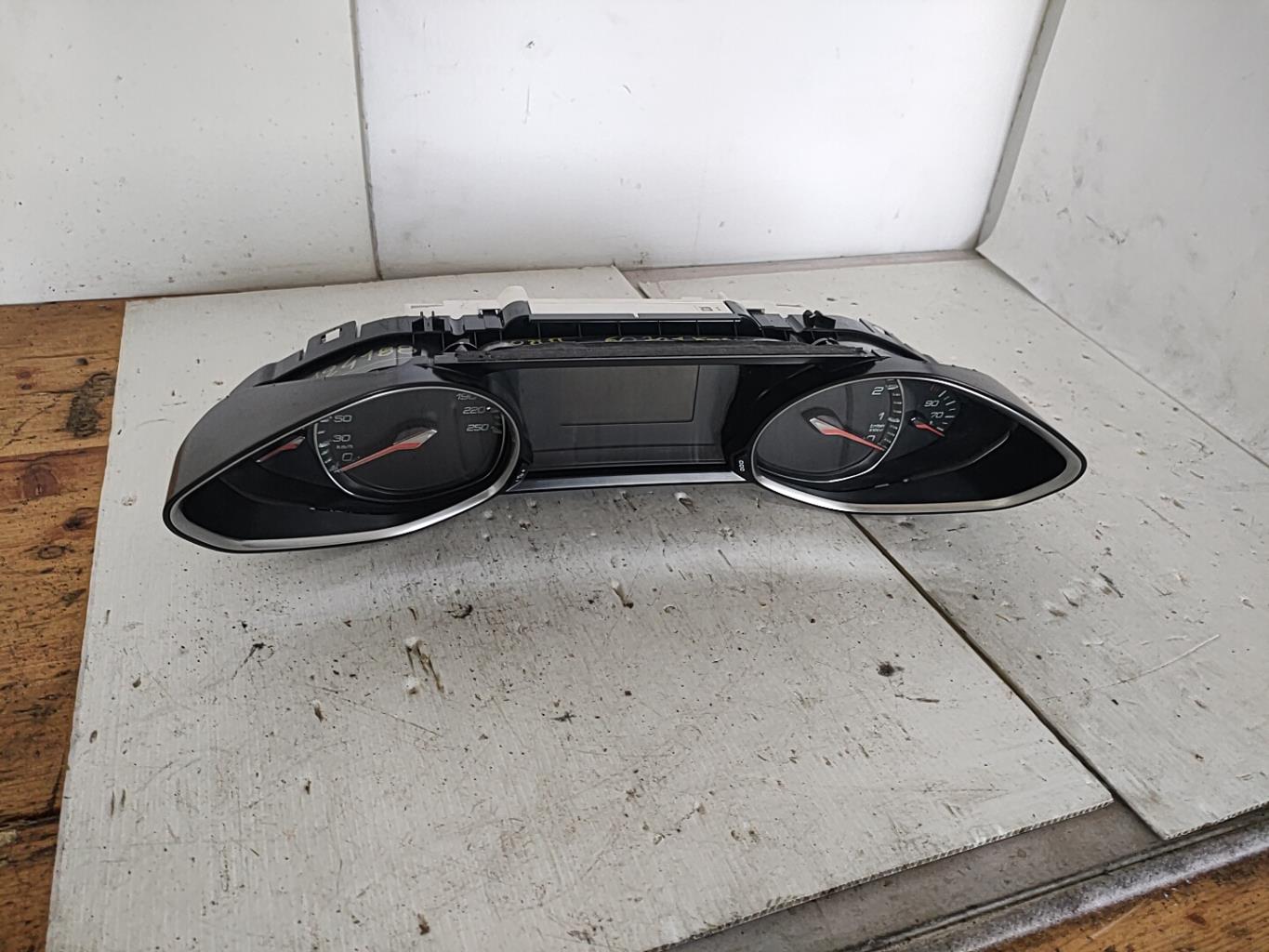Compteur PEUGEOT 308 2 PHASE 1 Essence - 1
