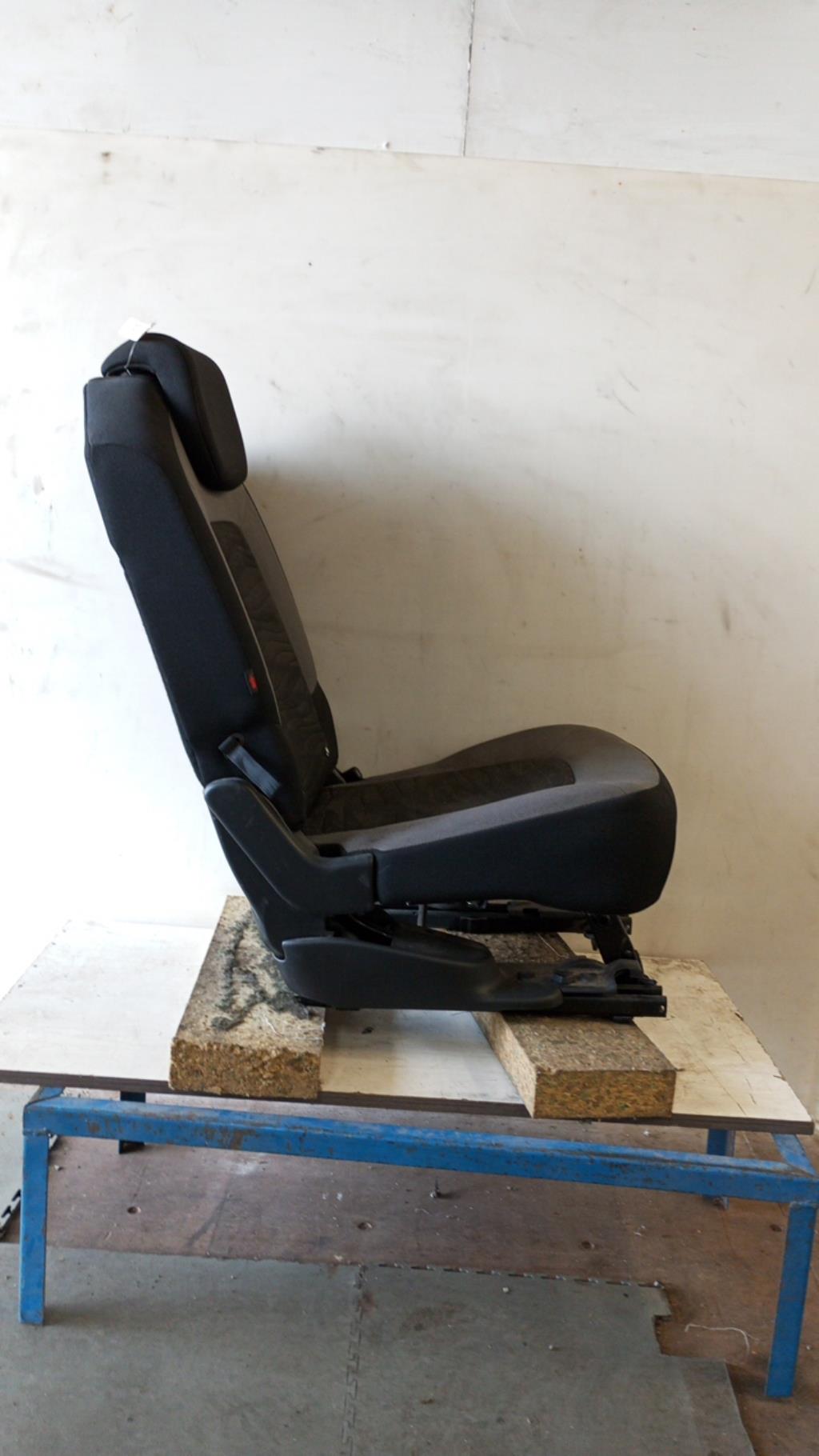 Siege arriere droit CITROEN C4 PICASSO 2 PHASE 1 Essence - 1
