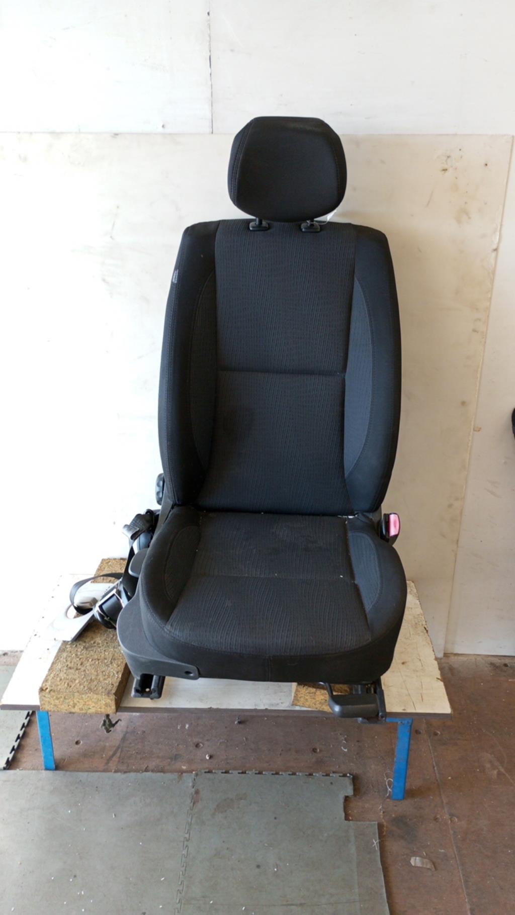 Siege avant droit RENAULT LAGUNA 3 PHASE 1 BREAK Diesel - 1