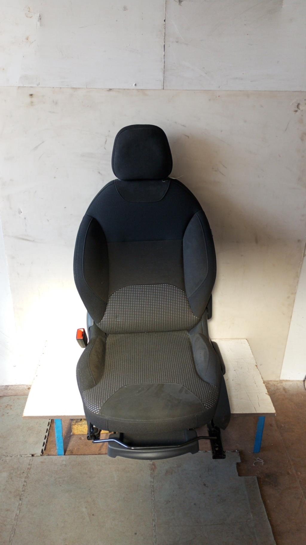 Siege avant gauche CITROEN C3 2 PHASE 2 Essence - 1