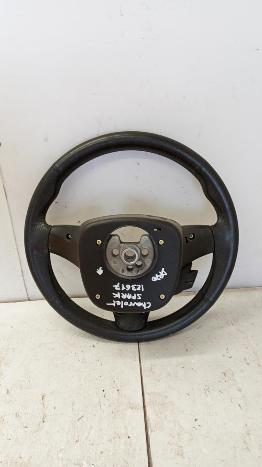Volant CHEVROLET SPARK PHASE 2 Essence - 1