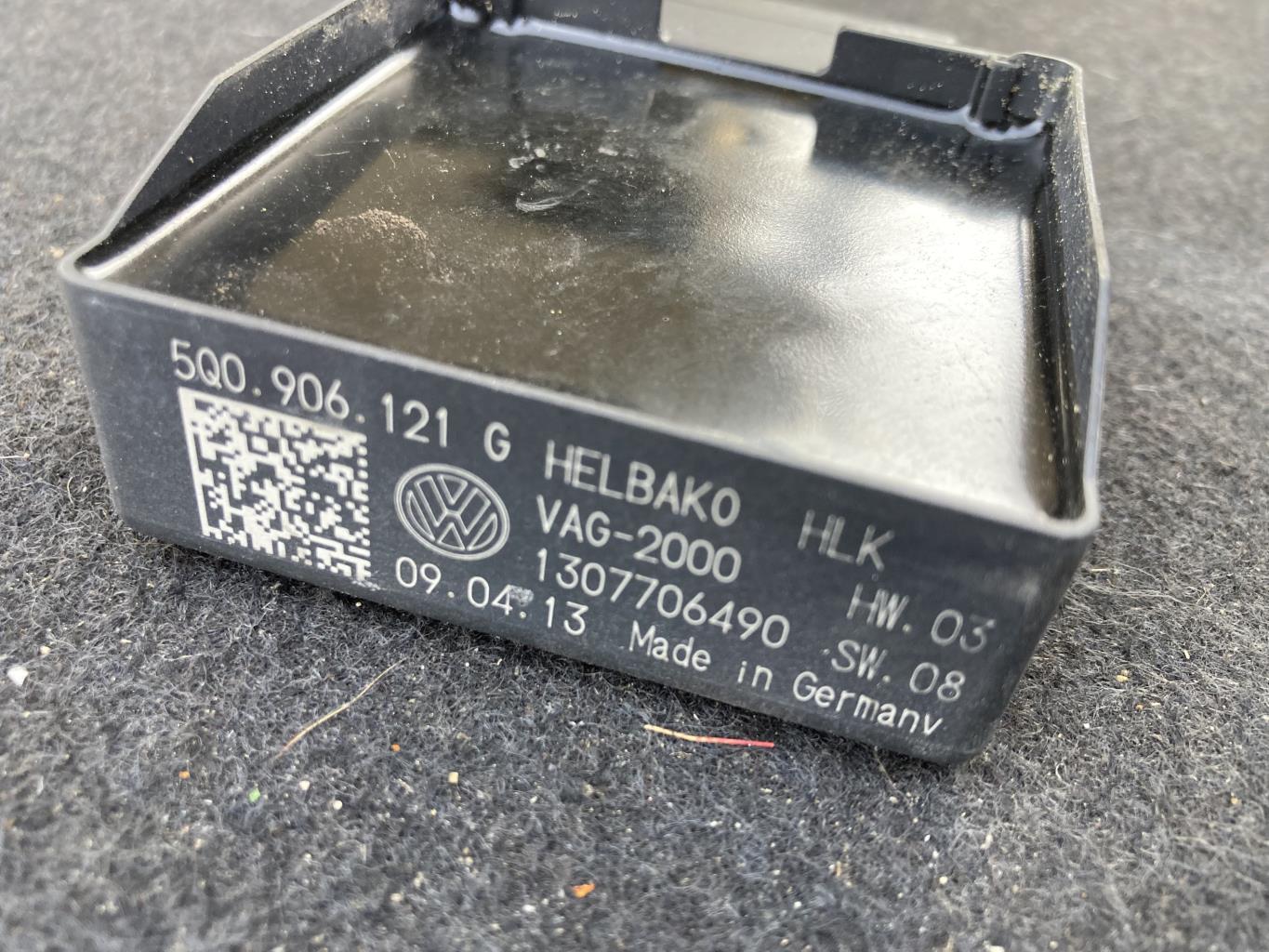 Calculateur VOLKSWAGEN GOLF 7 PHASE 1 Diesel - 1