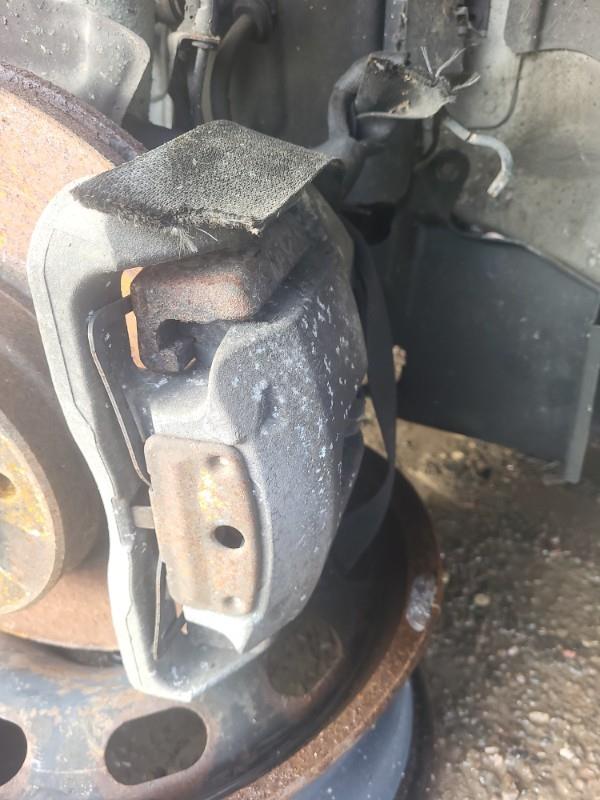 Etrier avant gauche (freinage) BMW SERIE 5 E61 TOURING PHASE 1 BREAK Diesel - 1
