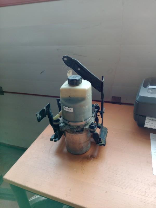 Pompe de direction FORD FOCUS 2 PHASE 1 Diesel - 1