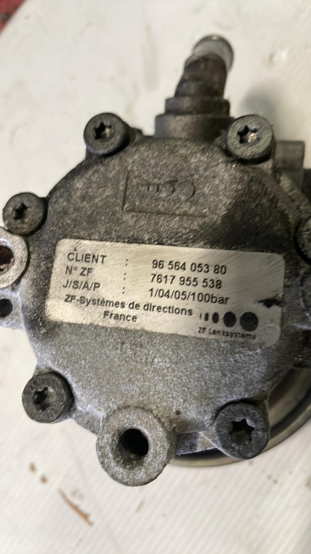 Pompe de direction CITROEN C5 1 PHASE 2 Diesel - 1