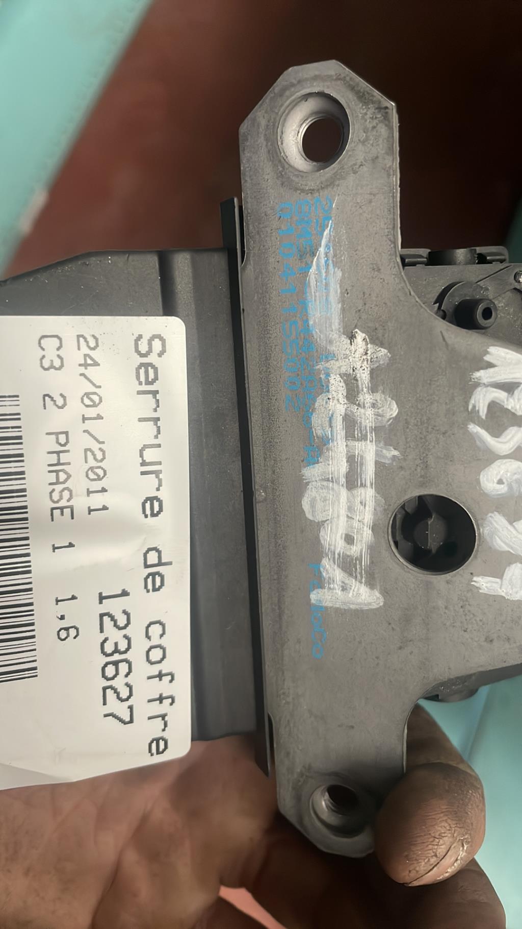 Serrure de coffre CITROEN C3 2 PHASE 1 Diesel - 1