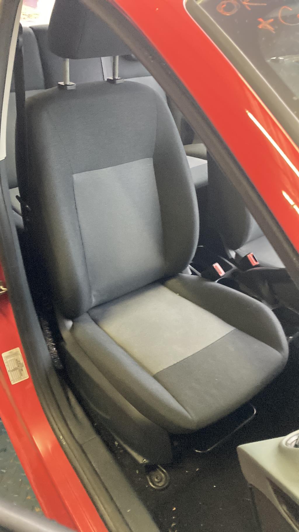 Siege avant droit FORD FIESTA 6 PHASE 1 Essence - 1