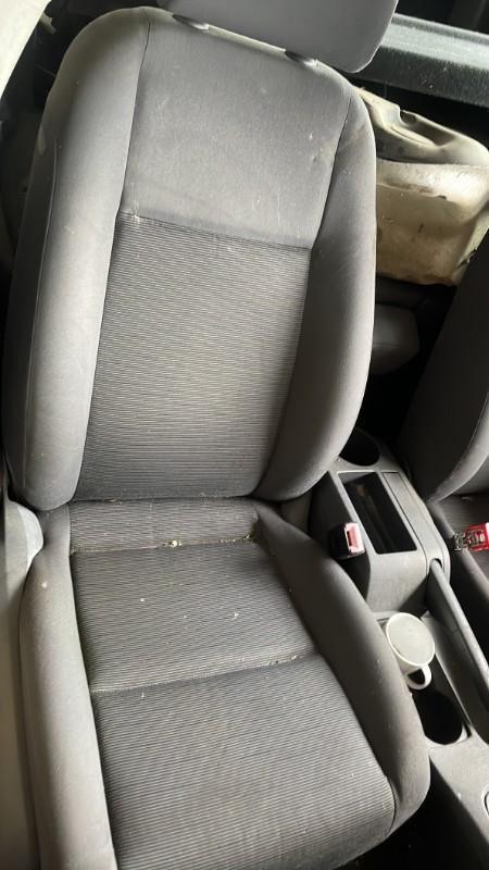 Siege avant droit VOLKSWAGEN GOLF 5 Diesel - 1