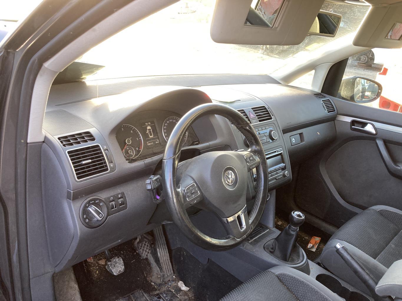 Planche de bord complete VOLKSWAGEN TOURAN 2 Diesel - 1