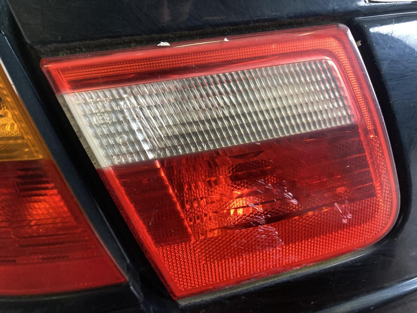 Feu arriere secondaire gauche (feux) BMW SERIE 3 E46 TOURING PHASE 1 BREAK Diesel - 1