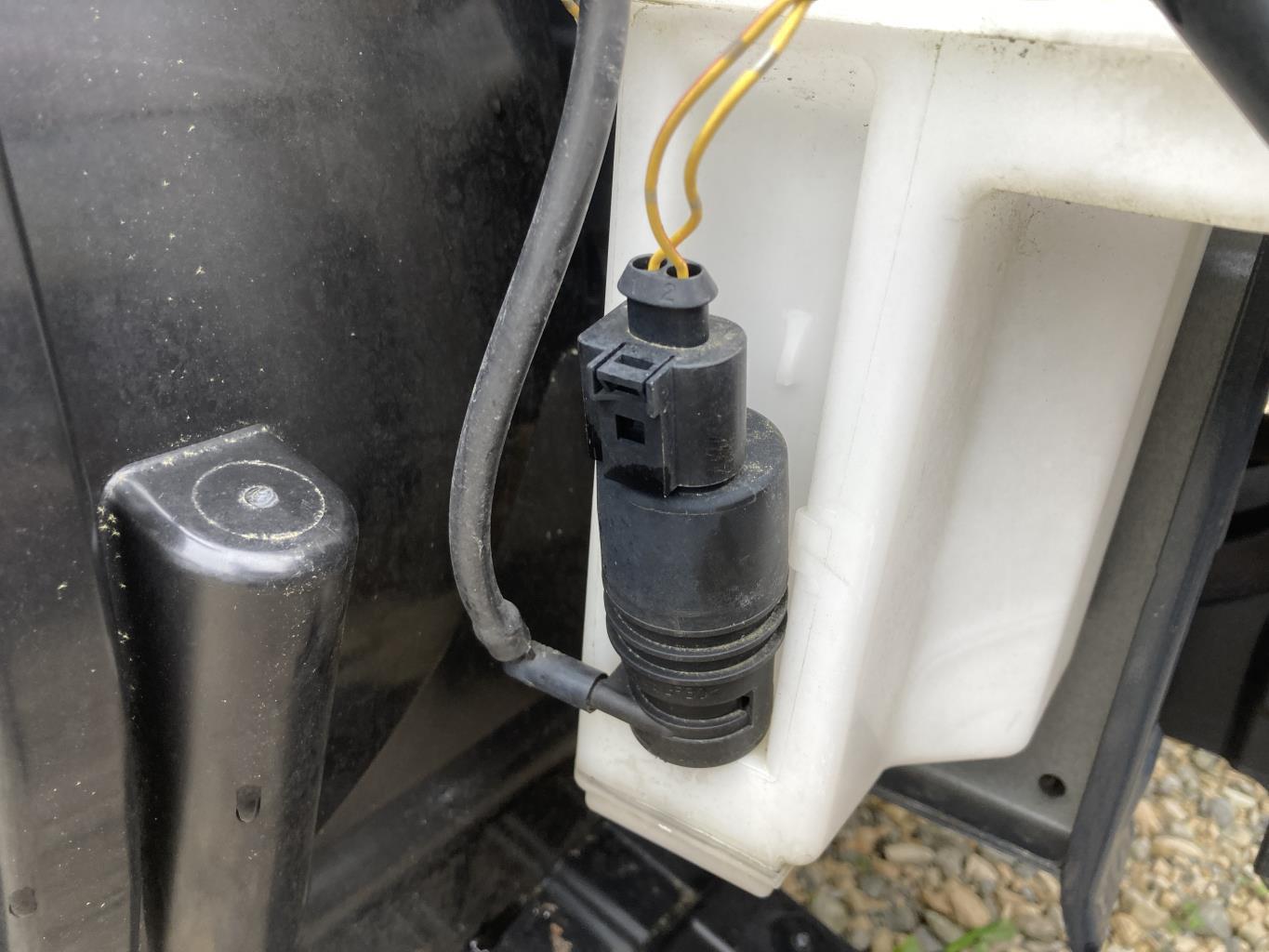 Pompe lave glace avant SUZUKI SWIFT 4 Essence - 1