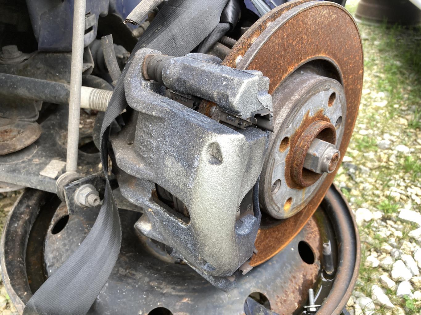 Etrier avant gauche (freinage) CITROEN C3 2 PHASE 2 Essence - 1