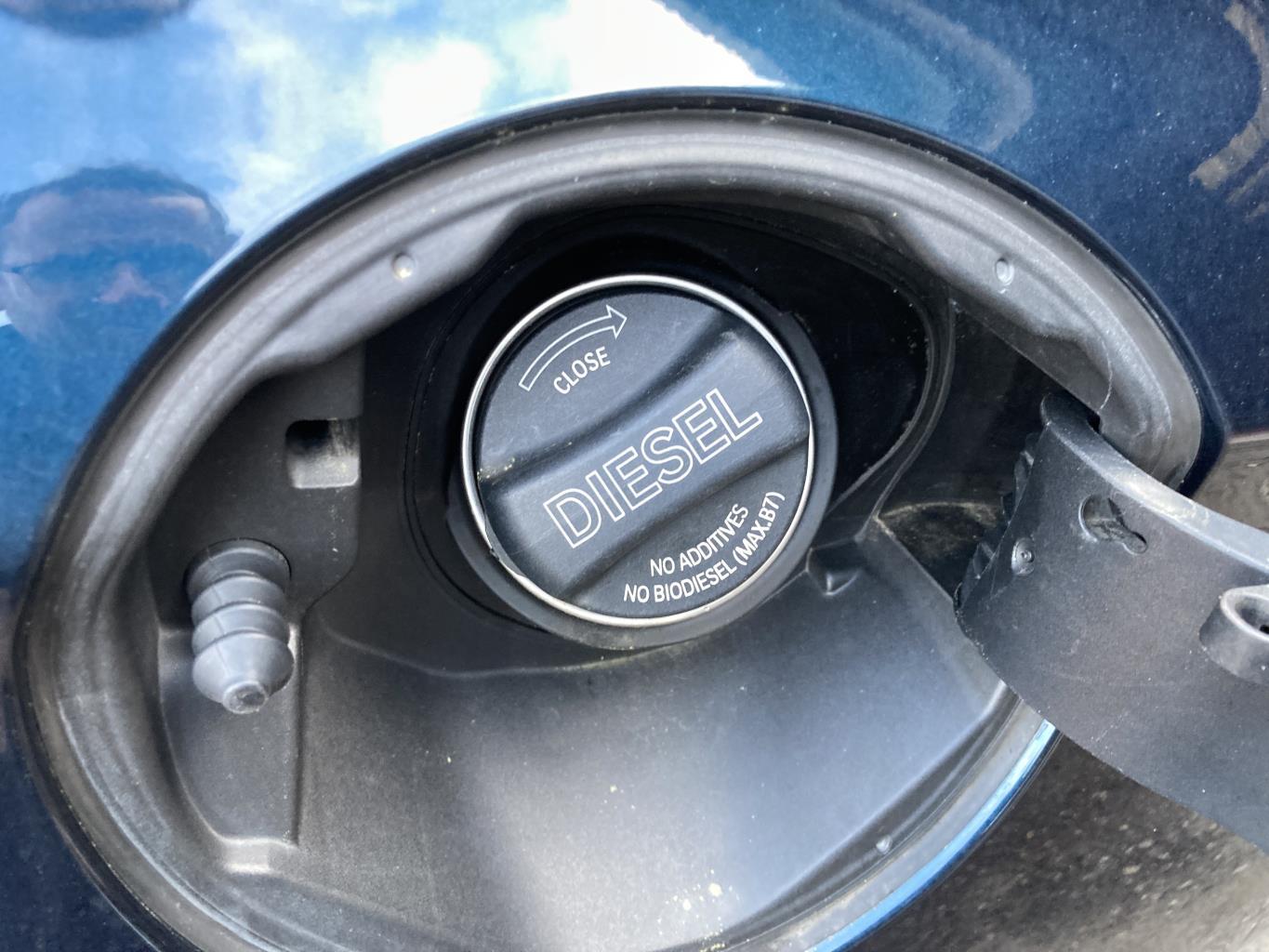 Bouchon de carburant BMW SERIE 1 F20 PHASE 1 Diesel - 1