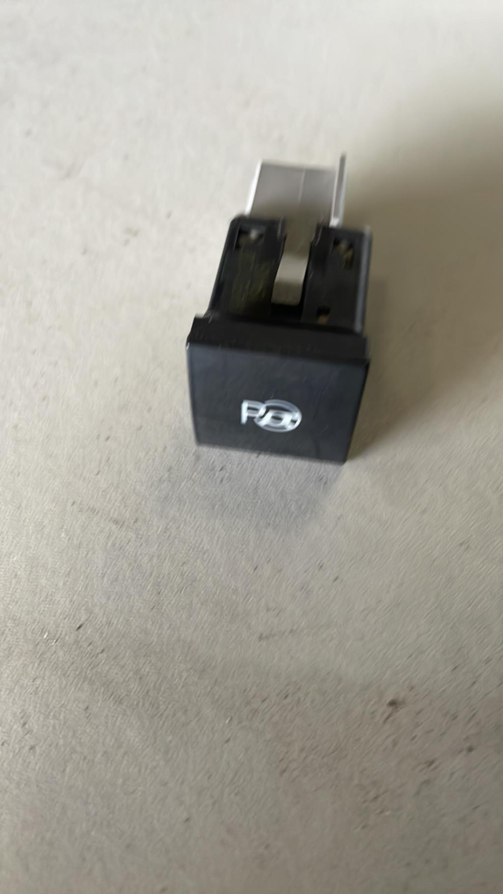 Bouton/Interrupteur VOLKSWAGEN GOLF 6 Diesel - 1