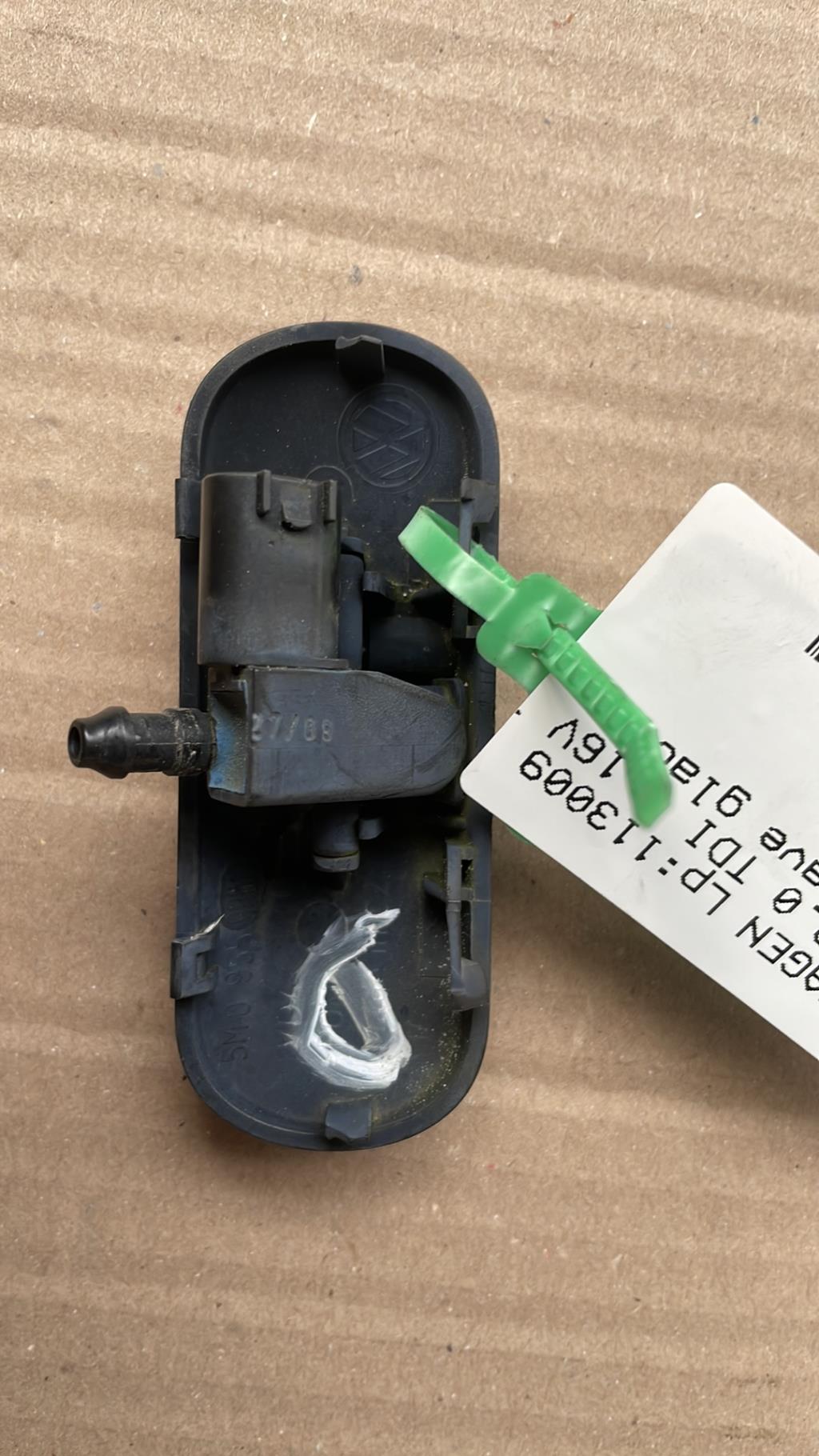 Gicleur lave glace VOLKSWAGEN GOLF 6 Diesel - 1