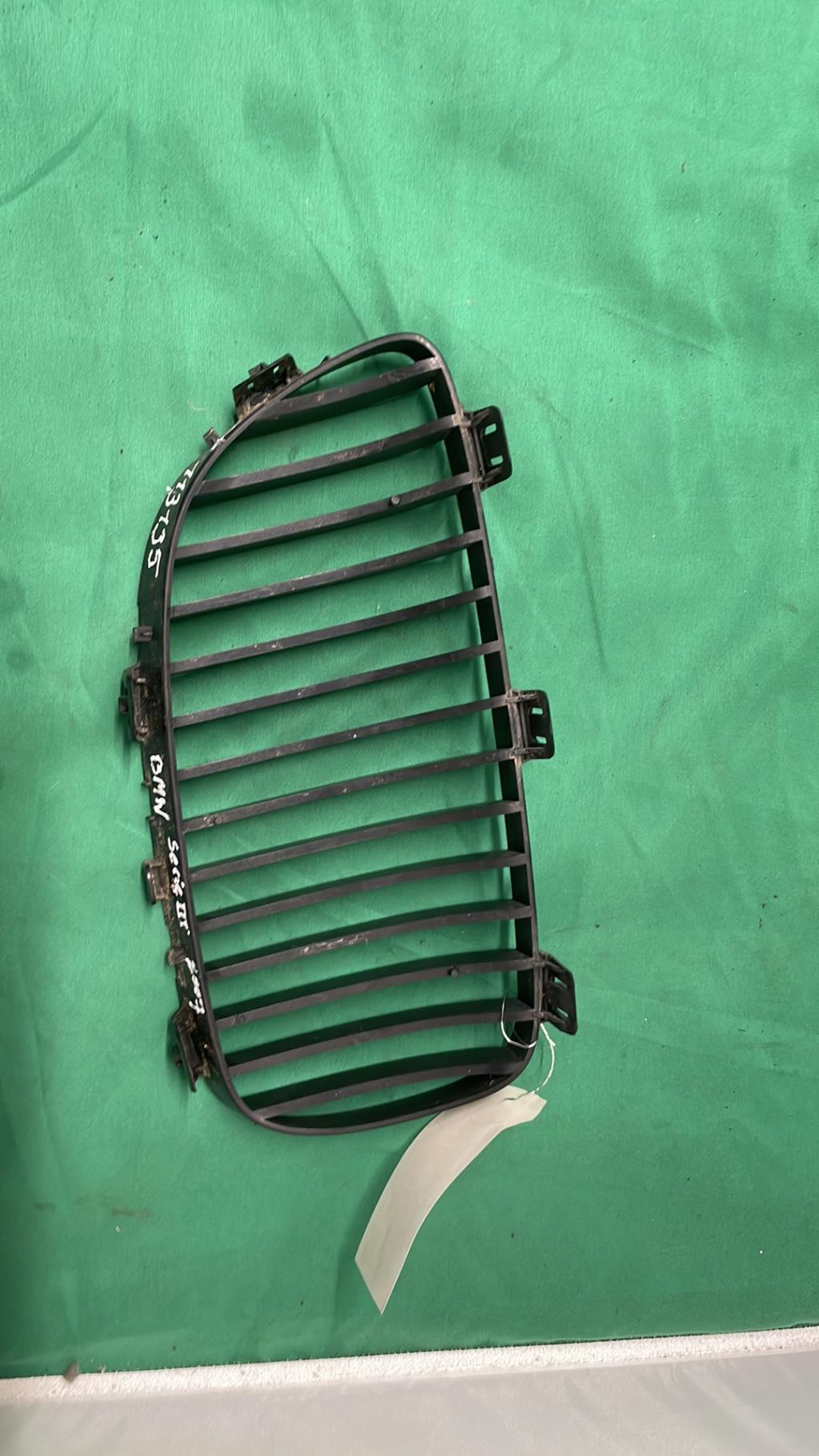 Grille de calandre gauche BMW SERIE 3 E93 CABRIO PHASE 1 Diesel - 1