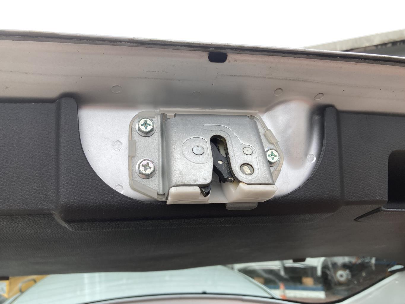 Serrure de hayon SUZUKI SWIFT 3 Essence - 1