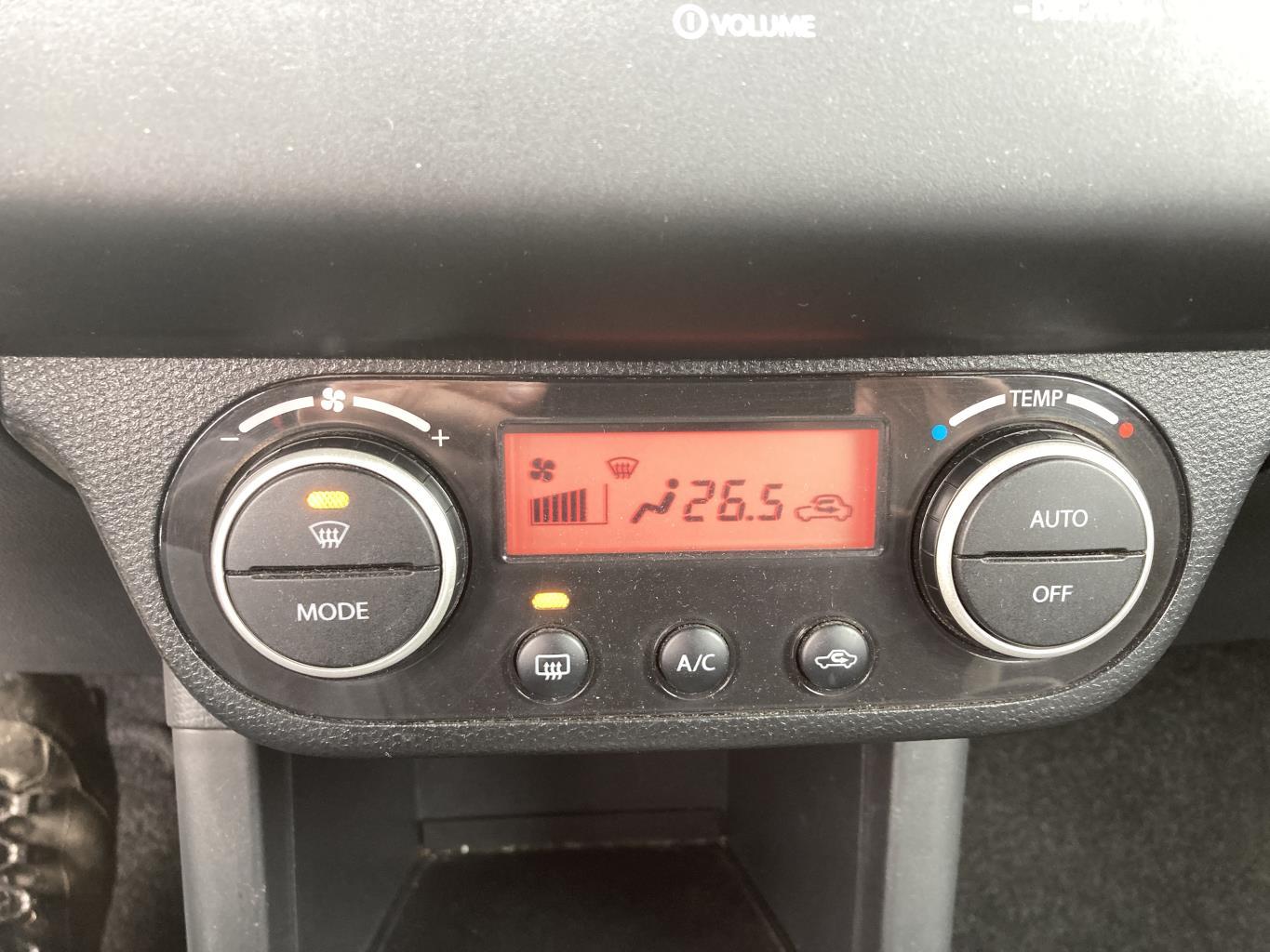 Commande chauffage SUZUKI SWIFT 3 Essence - 1
