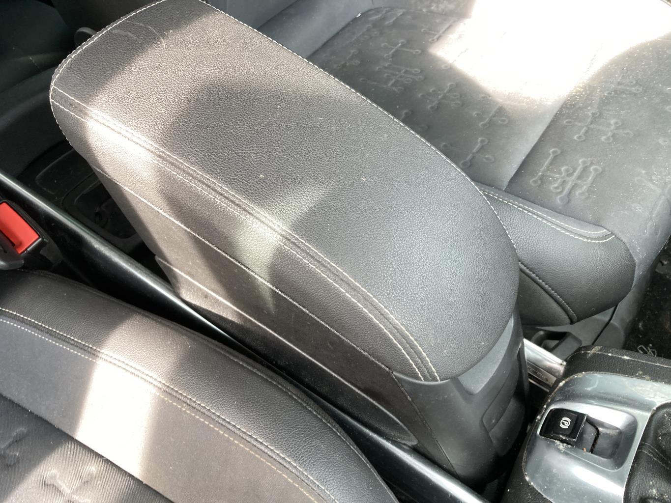 Console central (interieur plastique) OPEL MERIVA B PHASE 2 Diesel - 1