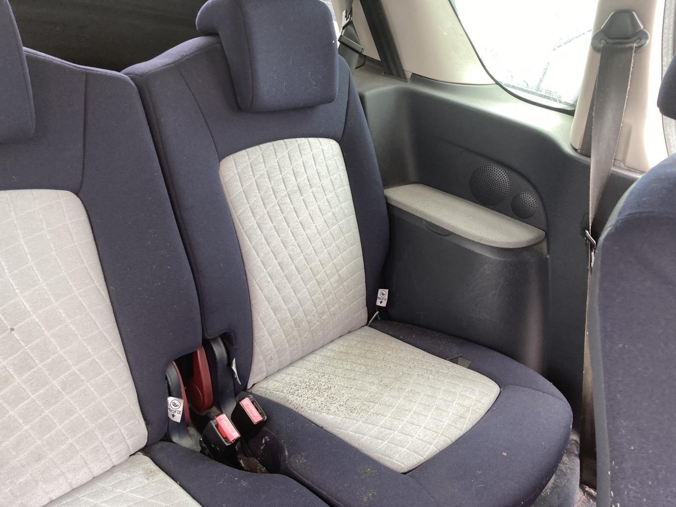 Siege arriere gauche PEUGEOT 1007 Diesel - 1