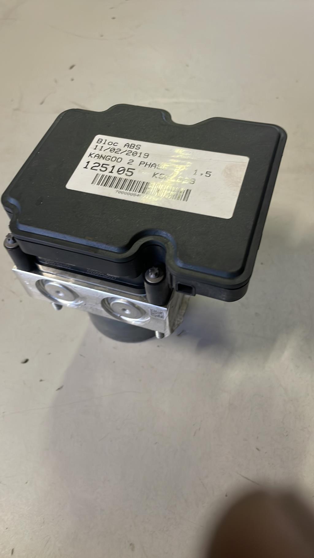 Bloc ABS (freins anti-blocage) RENAULT KANGOO 2 PHASE 2 Diesel - 1