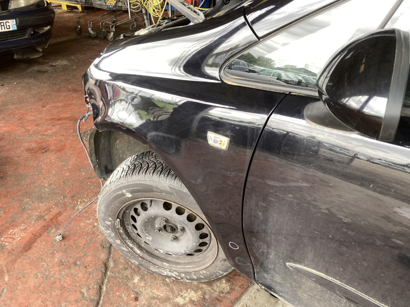 Aile avant gauche OPEL CORSA D PHASE 1 Essence - 1