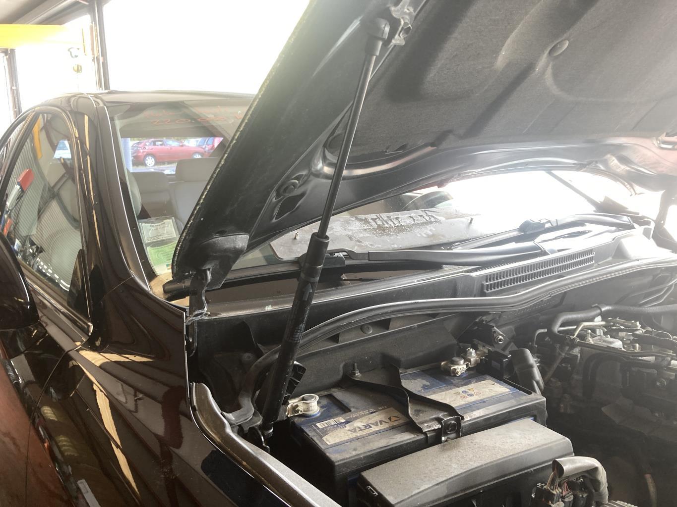 Verin de capot LEXUS IS 2 PHASE 1 Diesel - 1