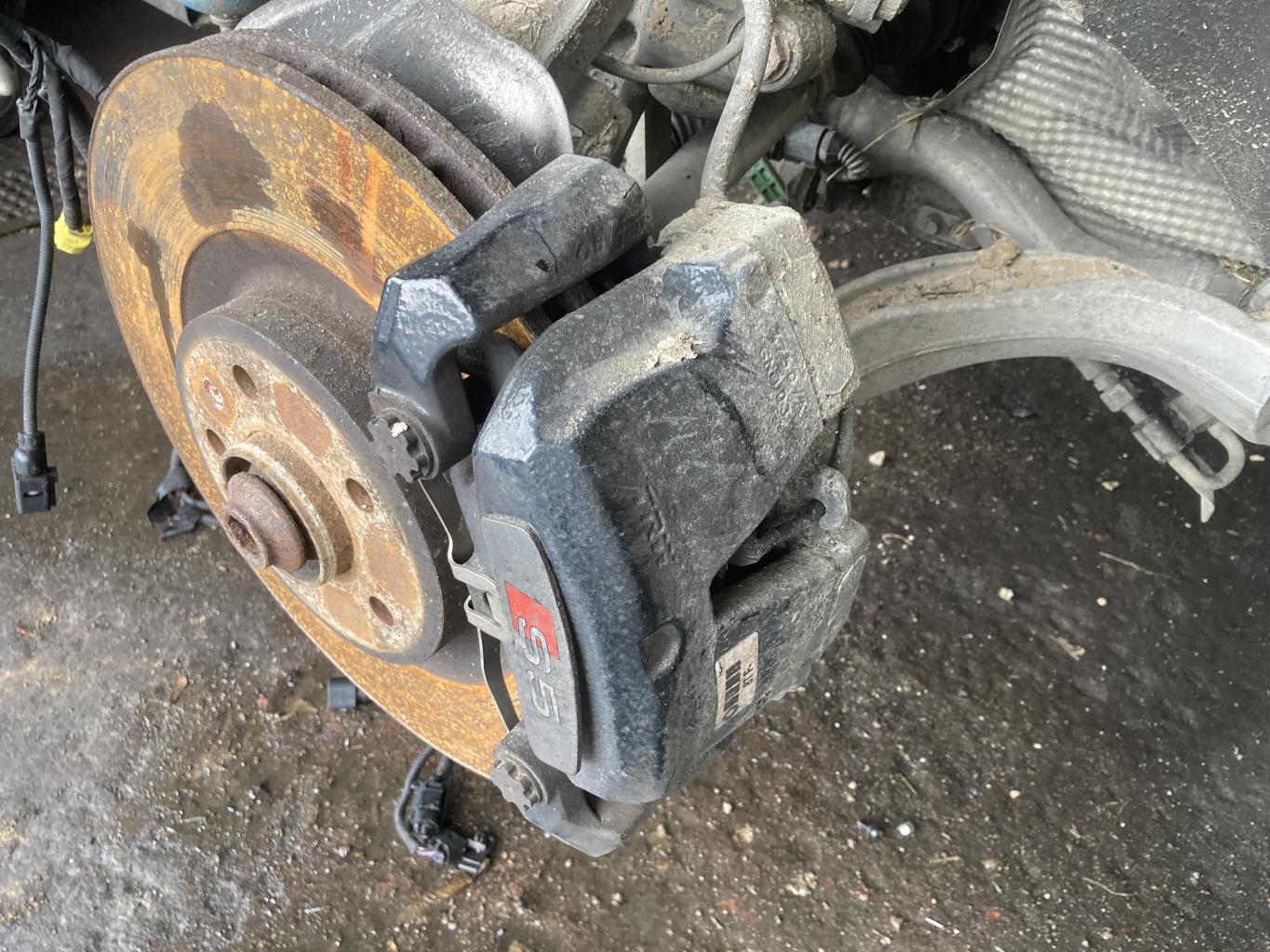 Etrier avant gauche (freinage) AUDI A5 1 COUPE S5 PHASE 1 Essence - 1