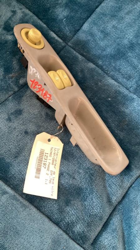 Interrupteur de leve vitre avant gauche RENAULT TWINGO 1 PHASE 2 Essence - 1