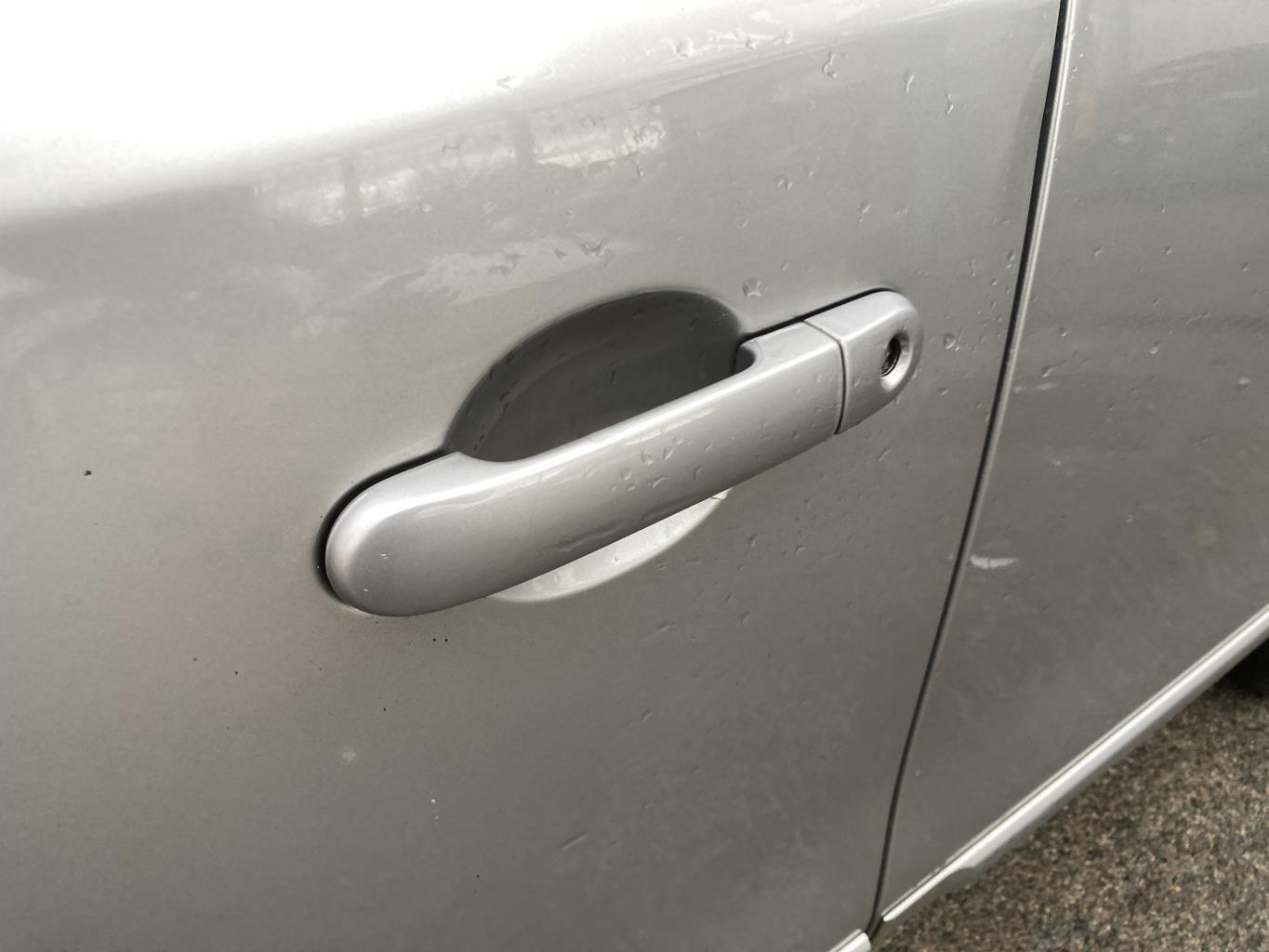 Poignee porte avant gauche NISSAN NOTE 1 PHASE 2 Diesel - 1