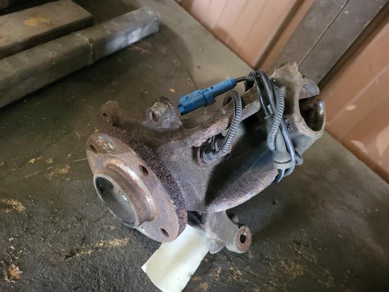 Pivot de moyeu avant gauche CITROEN C3 2 PHASE 1 Diesel - 1